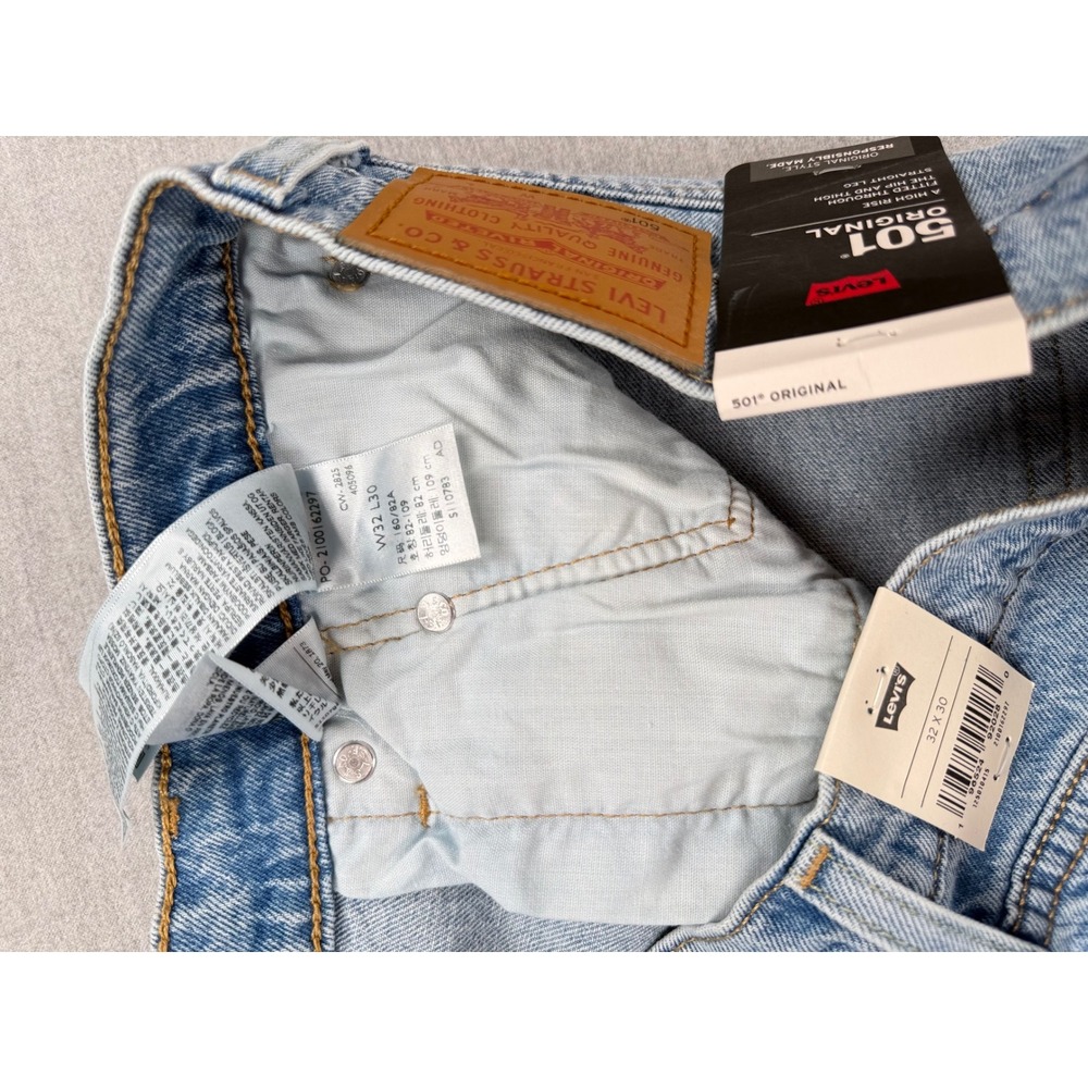 Levis Premium 501 Original High Rise Straight Leg Jeans Light Wash 32x30 NEW - Picture 5 of 6